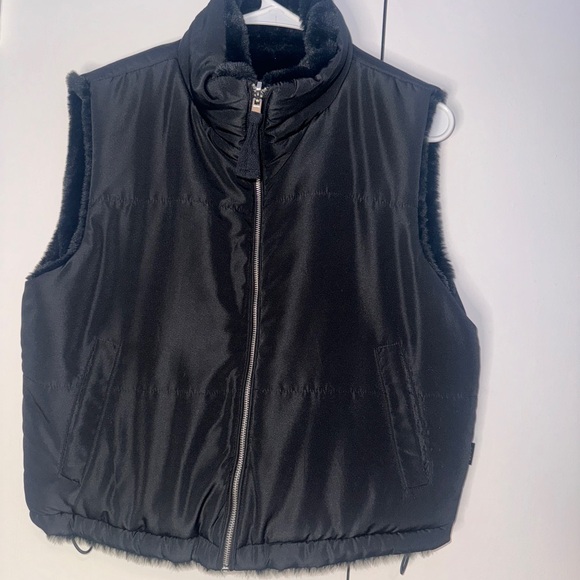 Black Puffer Vest Reversible - Picture 1 of 4